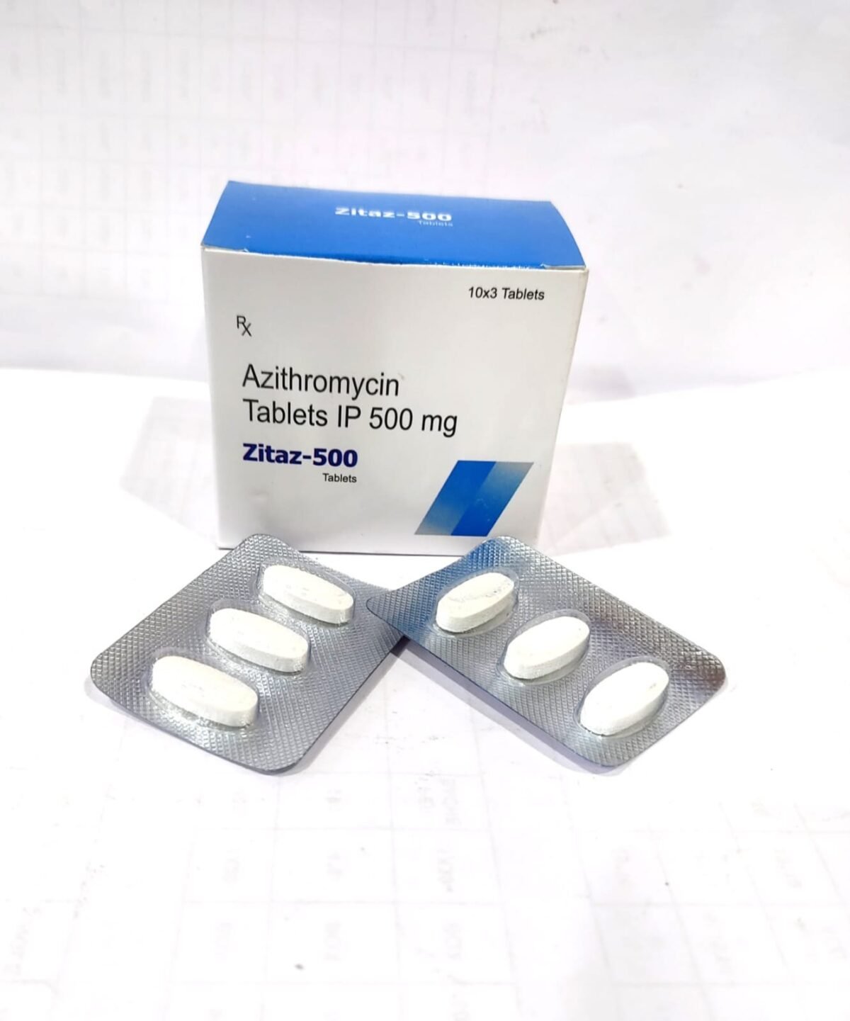 Azithromycin 500mg tablets, pediatric suspension bottle, and pure API powder from RDS Exports