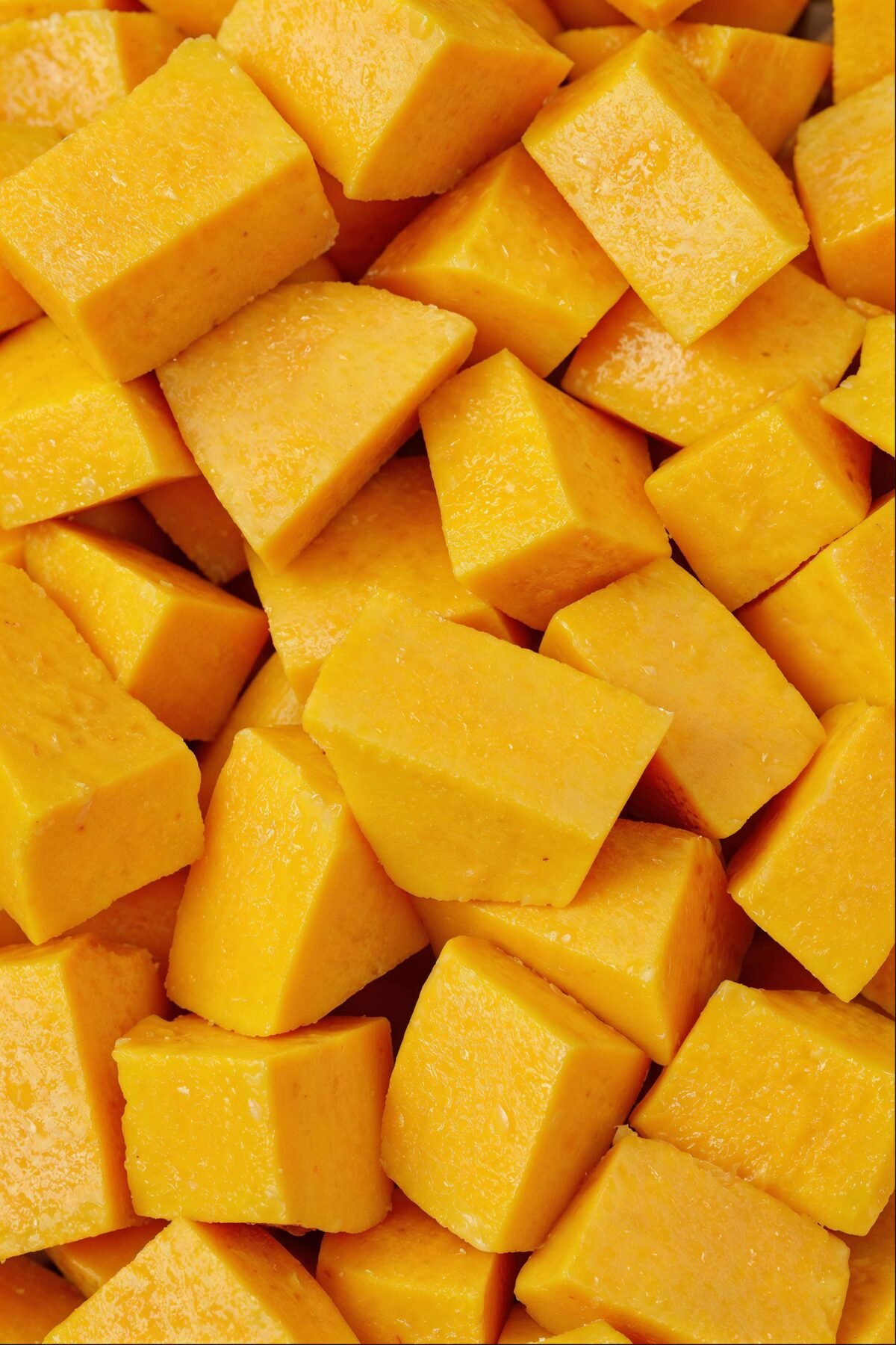 Fresh Indian Alphonso and Kesar mangoes packed for international export by RDS ENTERPRISES.